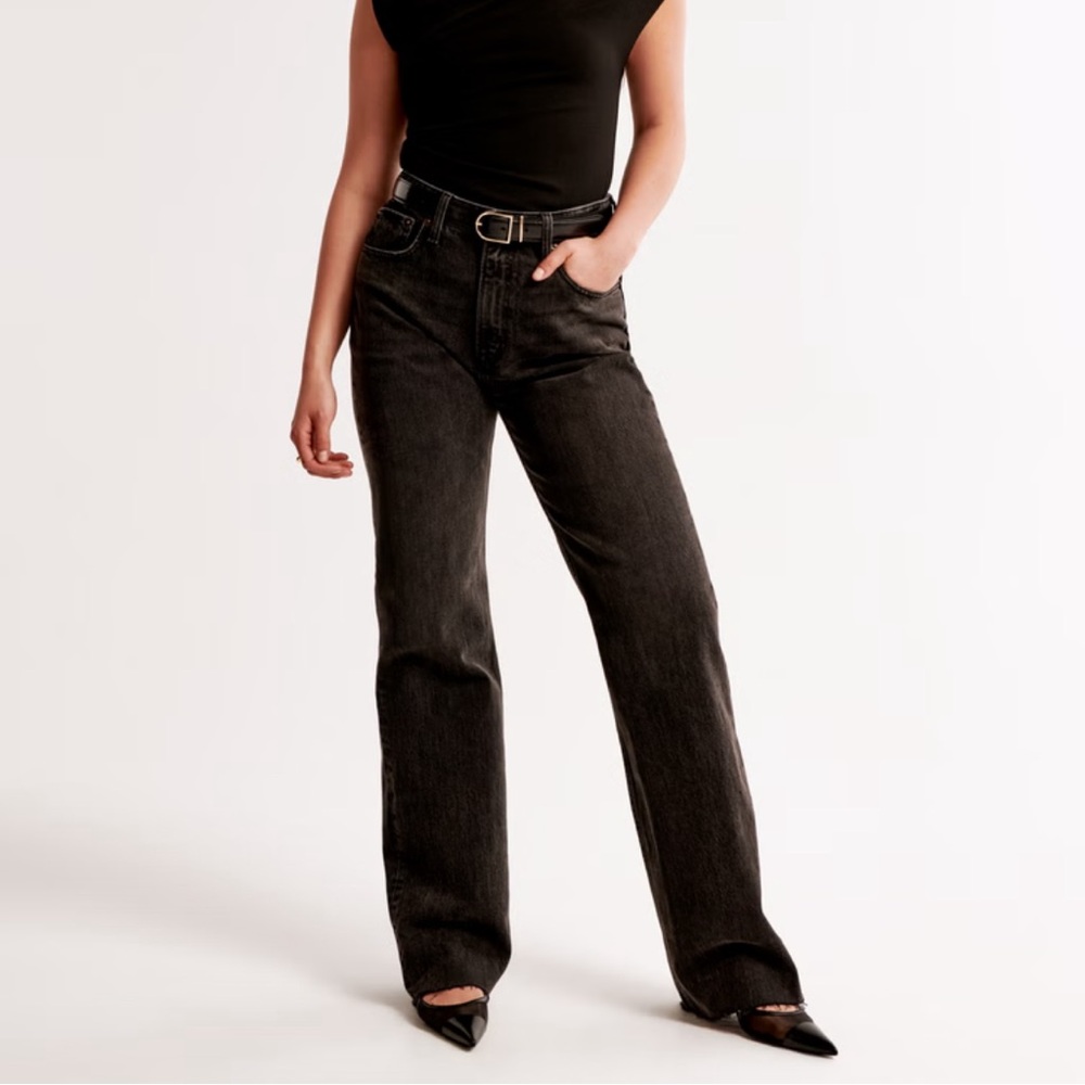 Abercrombie & Fitch Curve Love High-Rise 90s Relaxed Jeans in Black